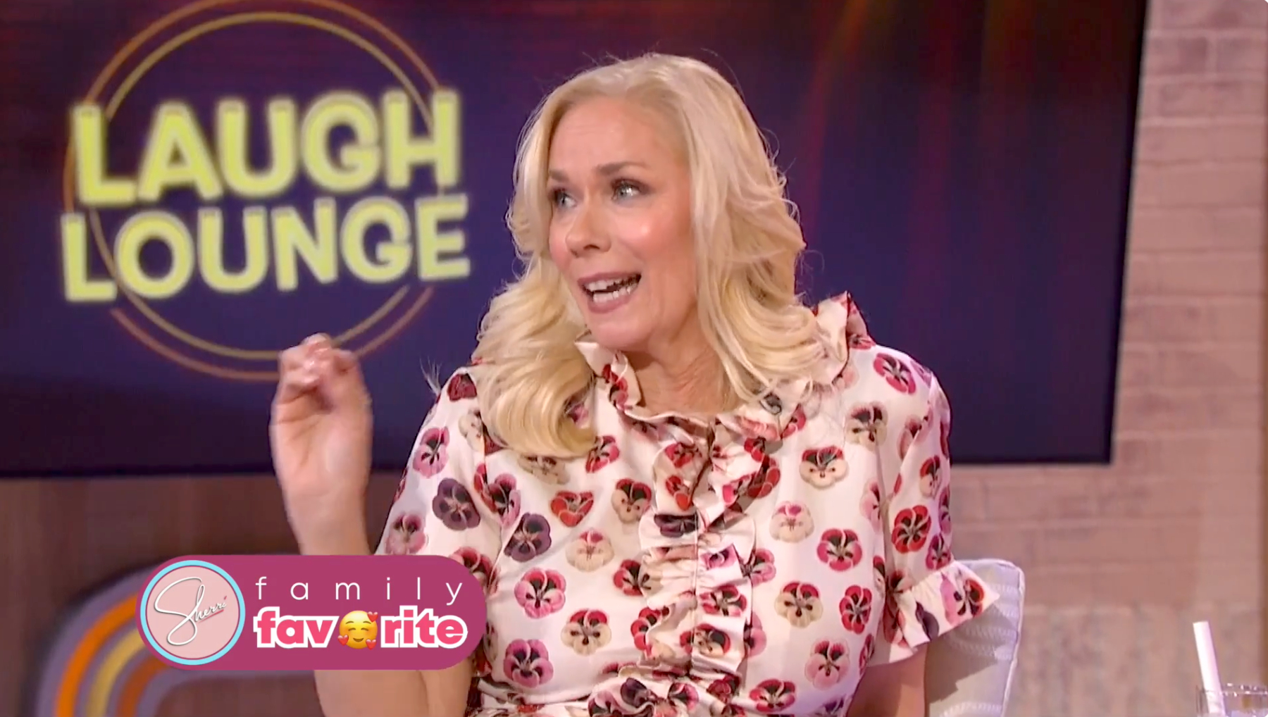 Laugh Lounge - Nikki Glaser